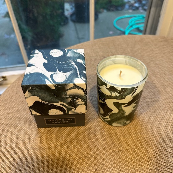 Original Taylor Swift “Eyes Full of Stars” Candle with Box - Great Condition - Picture 3 of 3
